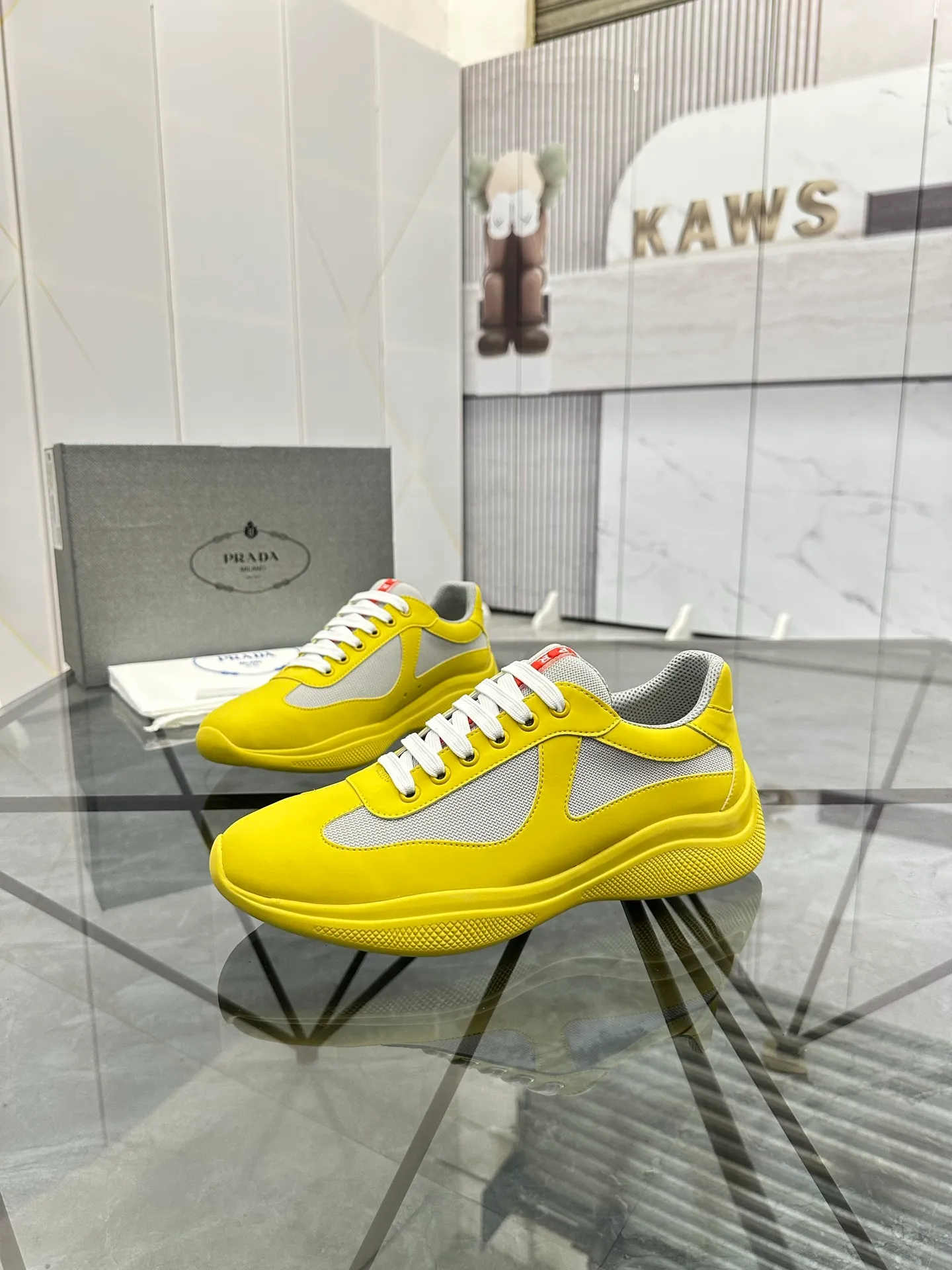 Men's shoes: 💰P360¥ Product trademark: Prada *"Prada*" low-top casual shoes Regular size: 35-47 (can be customized to 48) couple style Product materials: imported silk leather upper, breathable lining, original outsole. Number: 943
